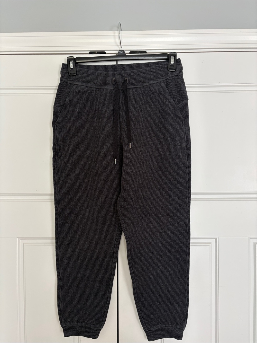 Women’s Lululemon joggers size 8 dark gray color